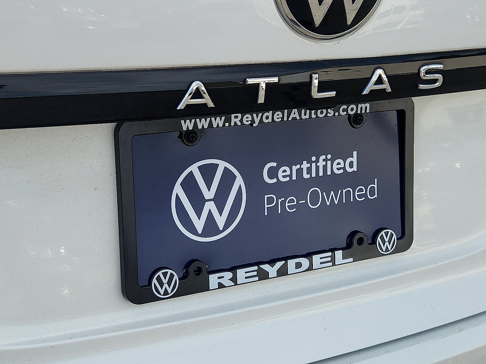 Certified 2023 Volkswagen Atlas Cross Sport SEL R-Line AWD/4WD image 30