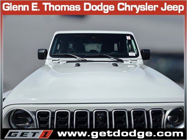 Certified 2025 Jeep Wrangler Sahara w/ Safety Group image 5