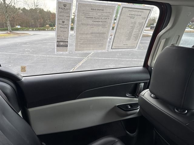 Used 2024 Kia Carnival LX image 25