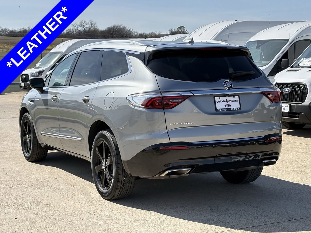 Used 2023 Buick Enclave Essence w/ Sport Touring Edition image 6