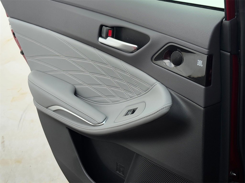 Certified 2019 Toyota Avalon Limited w/ Advanced Safety Package image 36