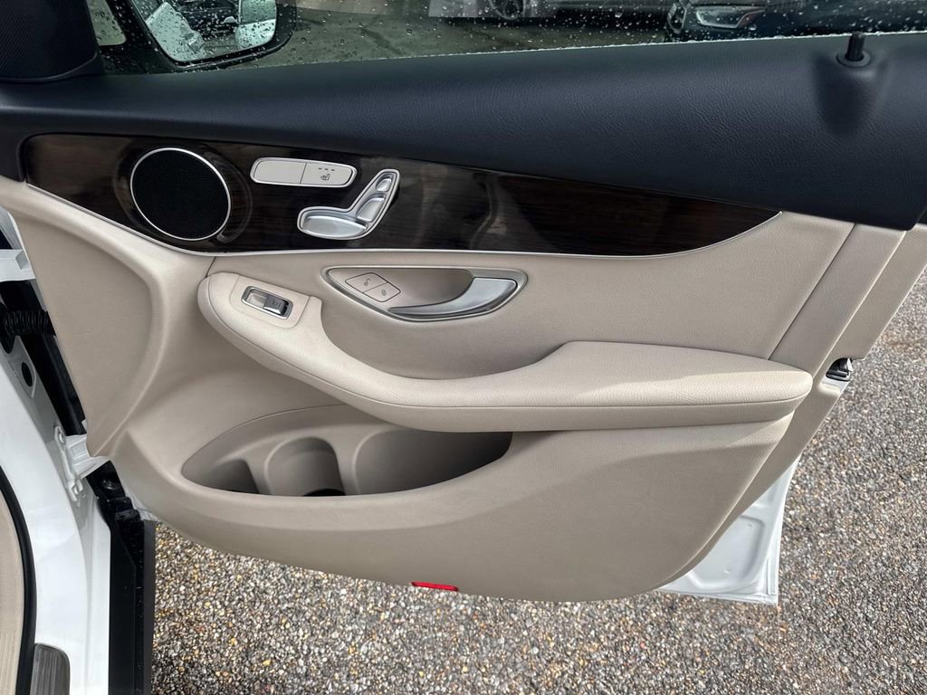 Used 2022 Mercedes-Benz GLC 300 image 15