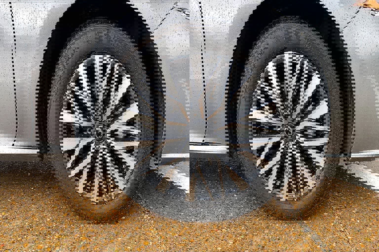 Used 2025 Nissan Altima 2.5 SV image 8