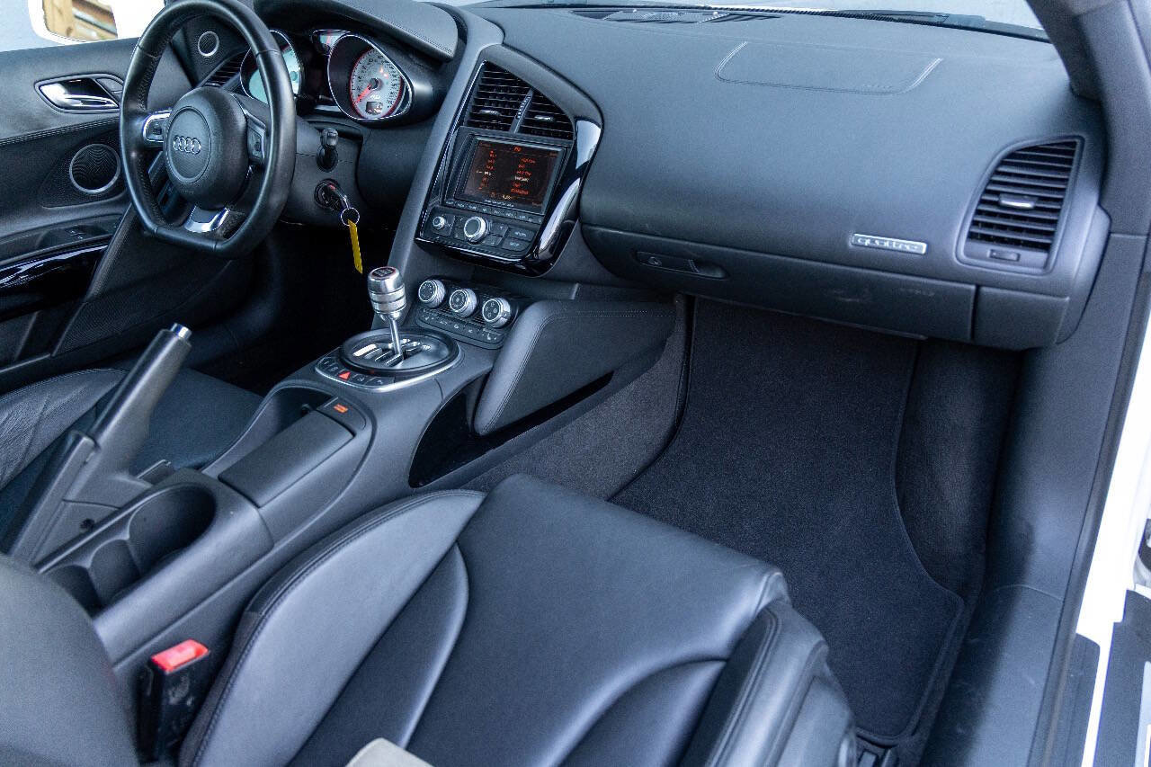 Used 2012 Audi R8 V10 image 17