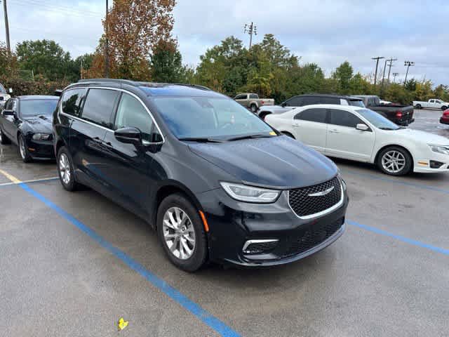 Used 2022 Chrysler Pacifica Touring-L w/ Uconnect Theater Family Group AWD/4WD image 12