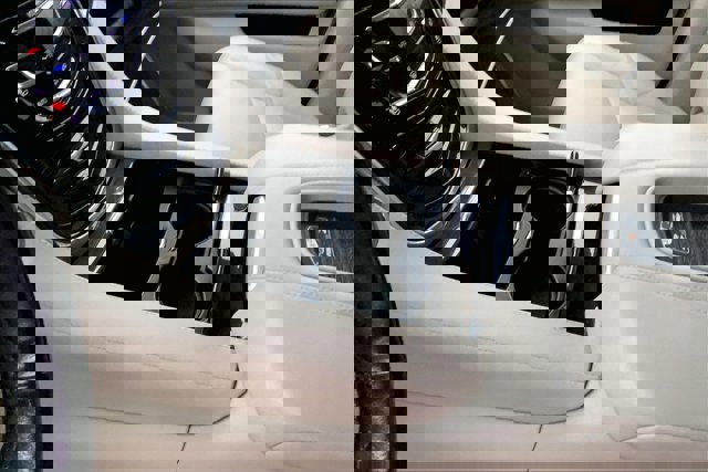 Used 2019 Cadillac Escalade ESV Luxury image 16