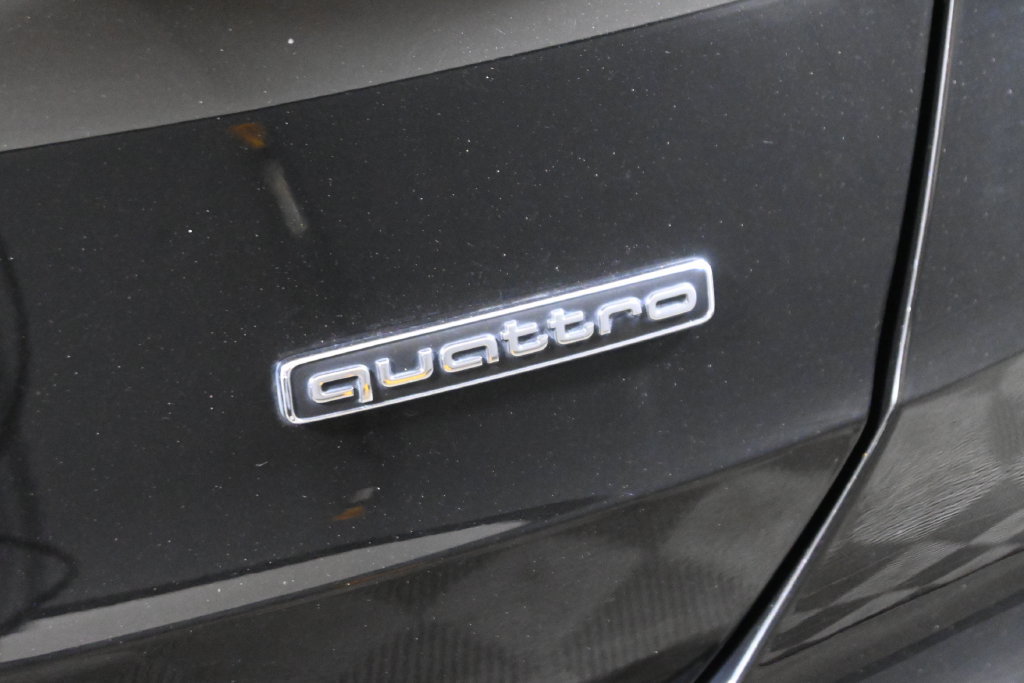 Used 2019 Audi Q3 2.0T Premium Plus w/ Premium Plus Package AWD/4WD image 38