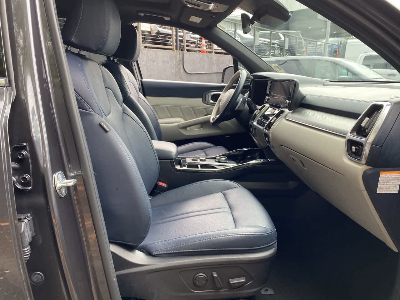 Used 2023 Kia Sorento SX Prestige AWD/4WD image 17