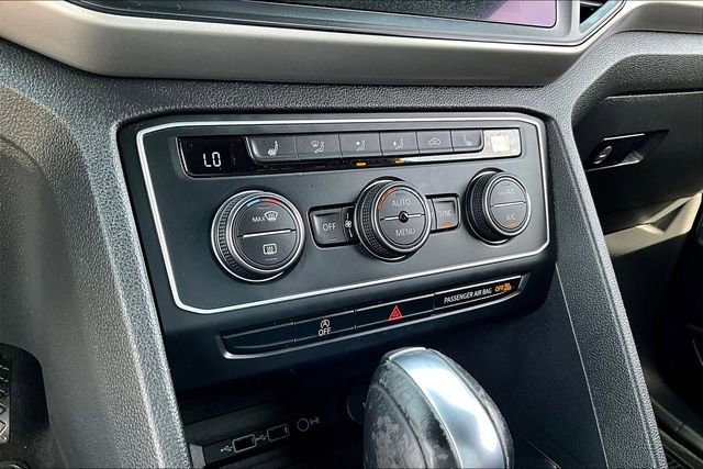 Used 2020 Volkswagen Atlas Cross Sport SE w/ Panoramic Sunroof Package image 23