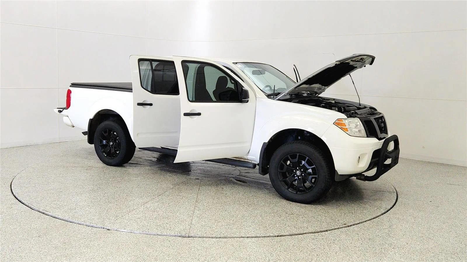 Used 2021 Nissan Frontier SV w/ Midnight Edition Floor Mats AWD/4WD image 9