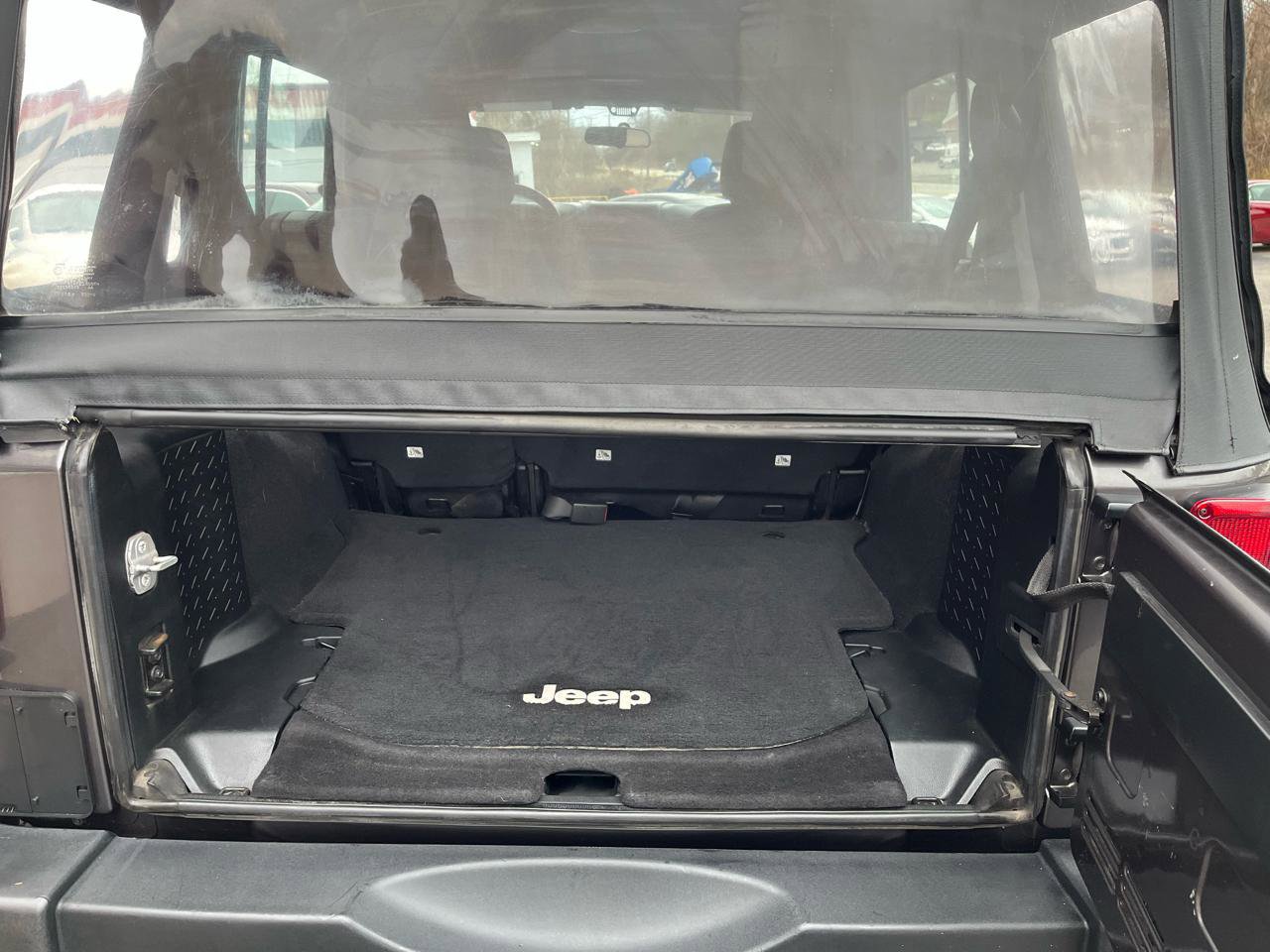 Used 2014 Jeep Wrangler Unlimited Sport image 7