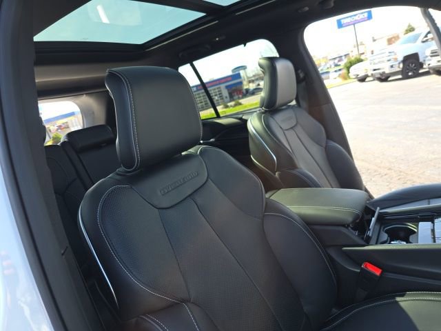 Used 2025 Jeep Grand Cherokee Overland w/ Adv Protech Group III image 44