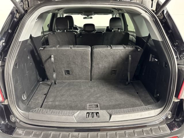Used 2023 Ford Explorer XLT w/ Equipment Group 202A AWD/4WD image 32