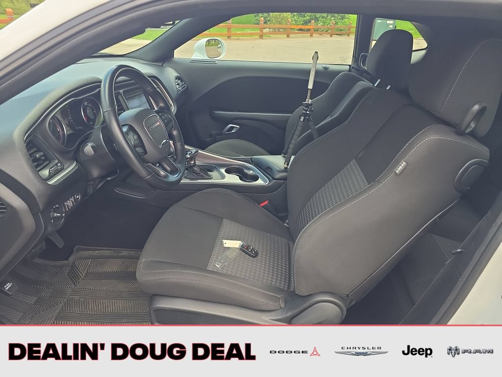 Used 2022 Dodge Challenger R/T RWD image 9