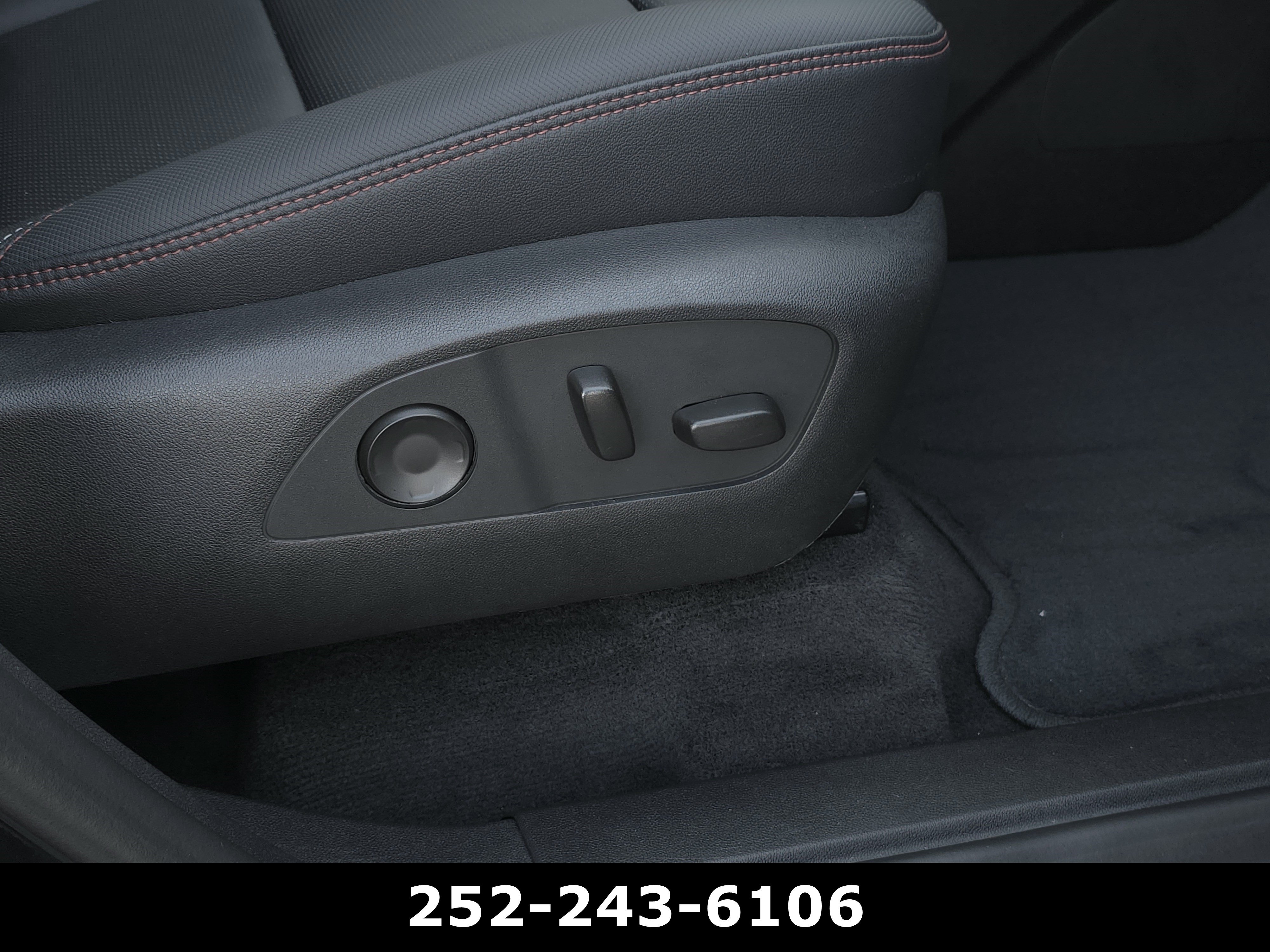 Used 2026 Chevrolet Traverse RS FWD image 51