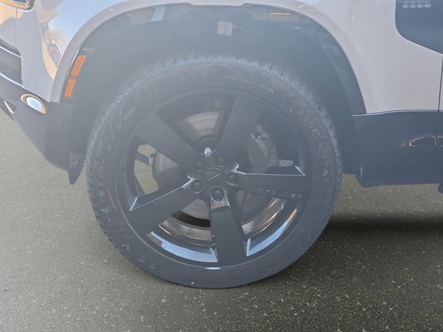 New 2026 Land Rover Defender 130 X-Dynamic SE image 19