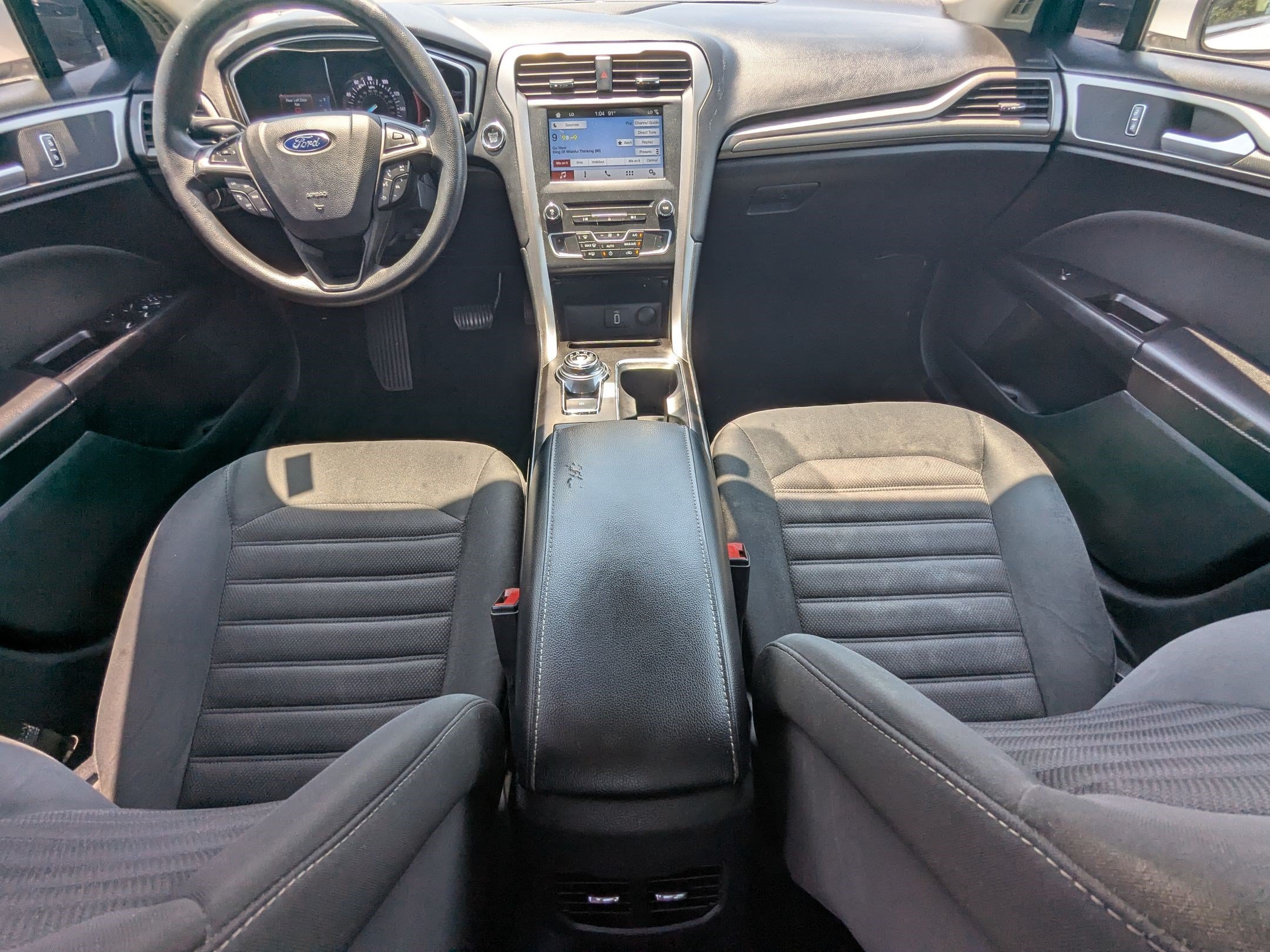 Used 2017 Ford Fusion SE w/ Fusion SE Technology Package FWD image 24