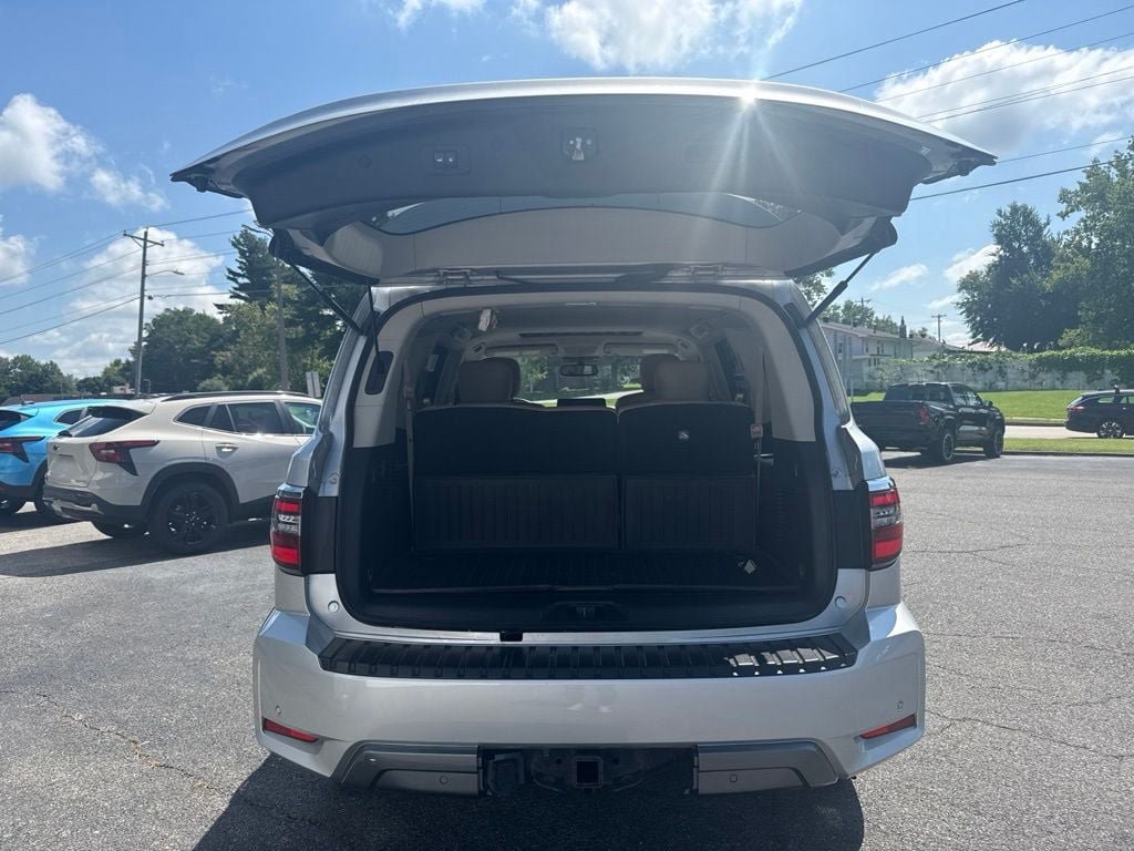 Used 2022 Nissan Armada SL w/ Captain's Chairs Package AWD/4WD image 8