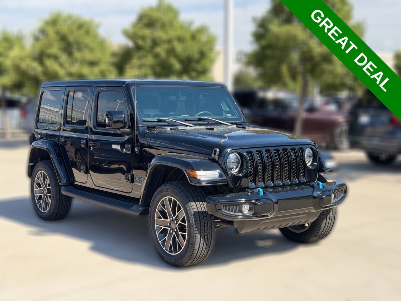 Used 2023 Jeep Wrangler Unlimited Sahara AWD/4WD image 4