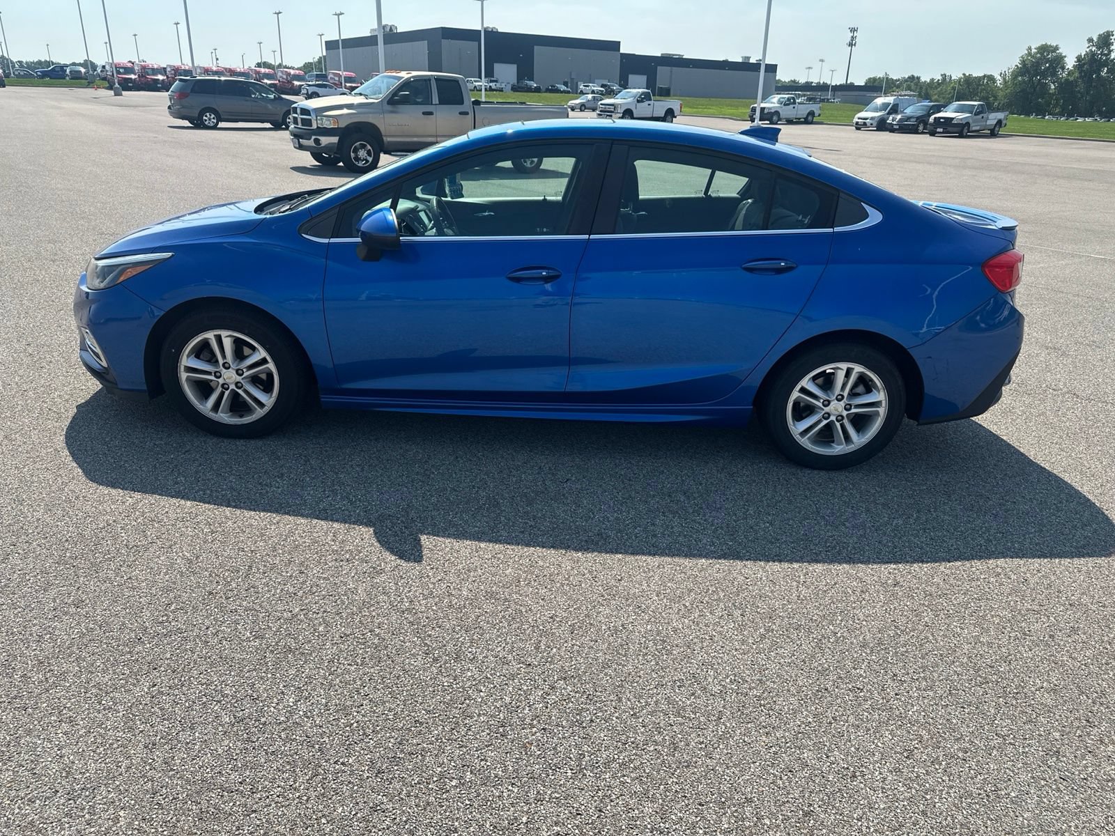 Used 2017 Chevrolet Cruze LT w/ Sun And Sound Package FWD image 1