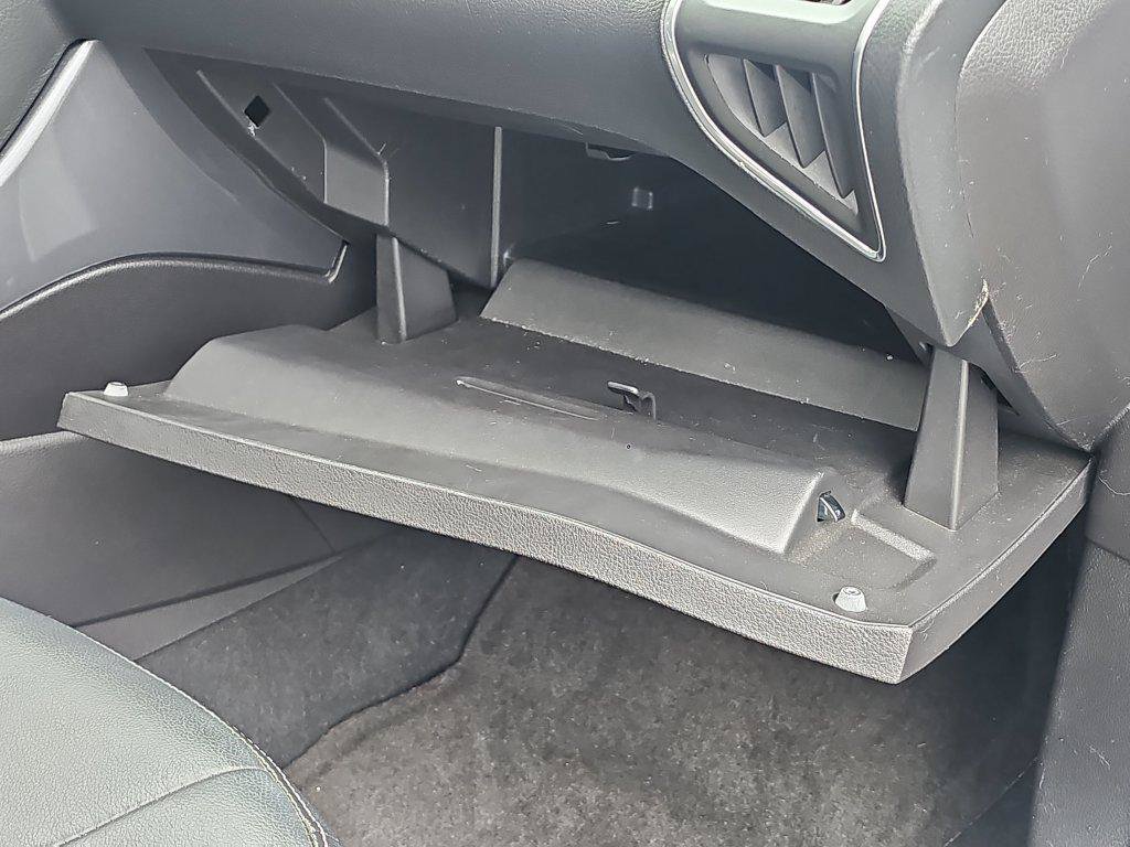 Used 2014 Ford Focus Titanium FWD image 39