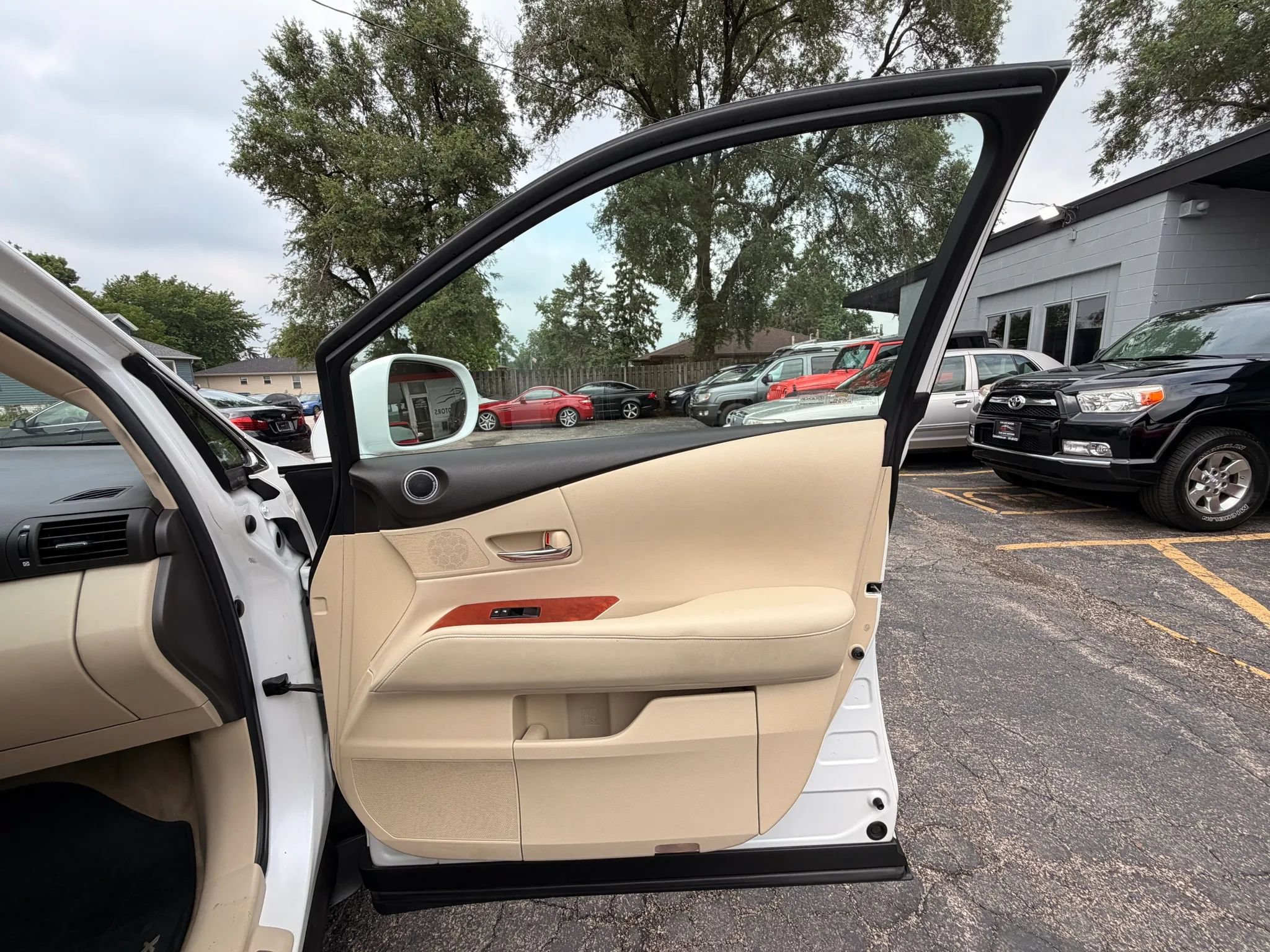 Used 2010 Lexus RX 450h AWD image 22