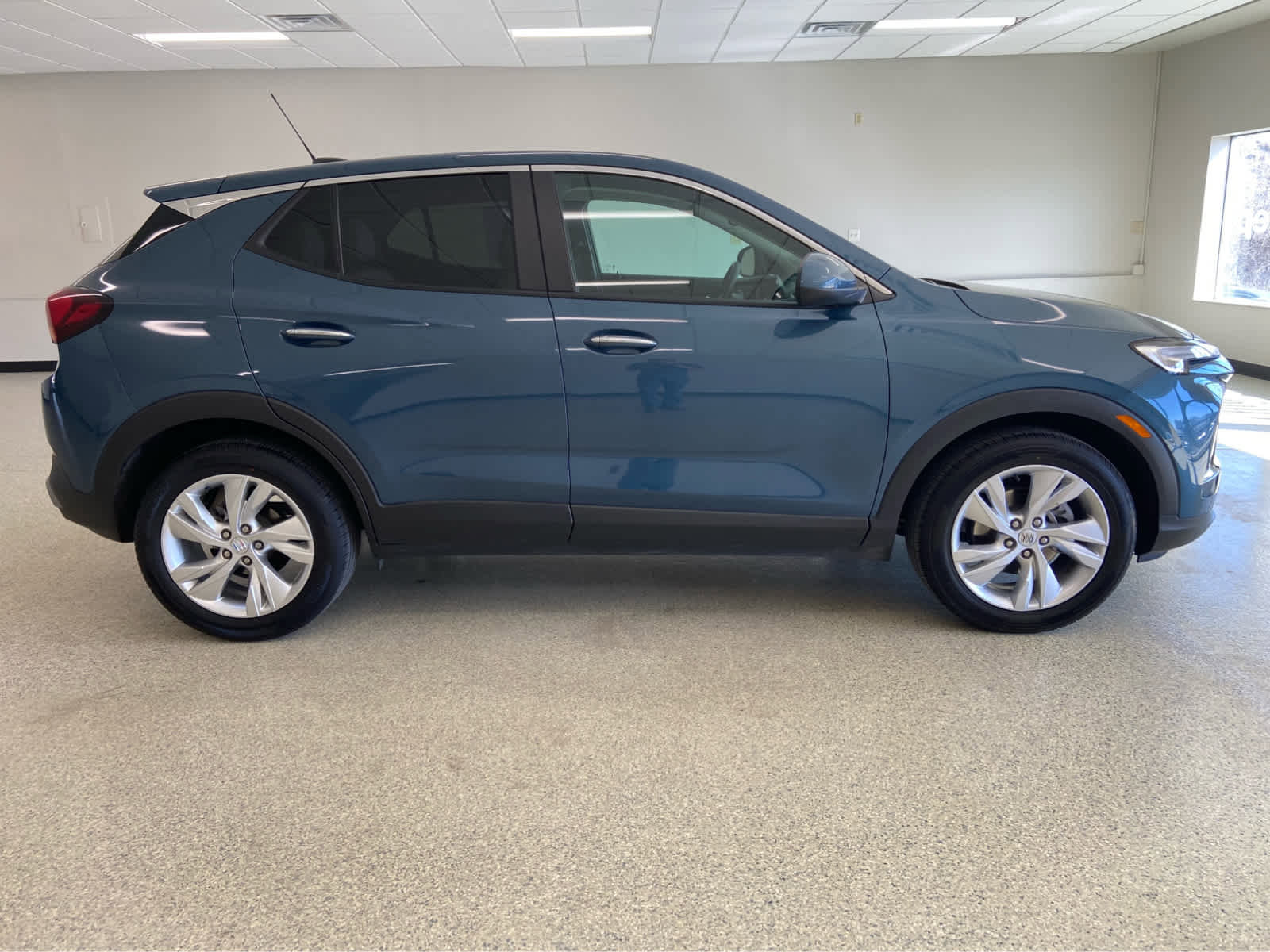 Used 2024 Buick Encore GX Preferred image 4