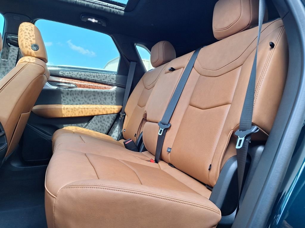 New 2026 Cadillac XT5 Premium Luxury w/ LPO, ONYX Package FWD image 24