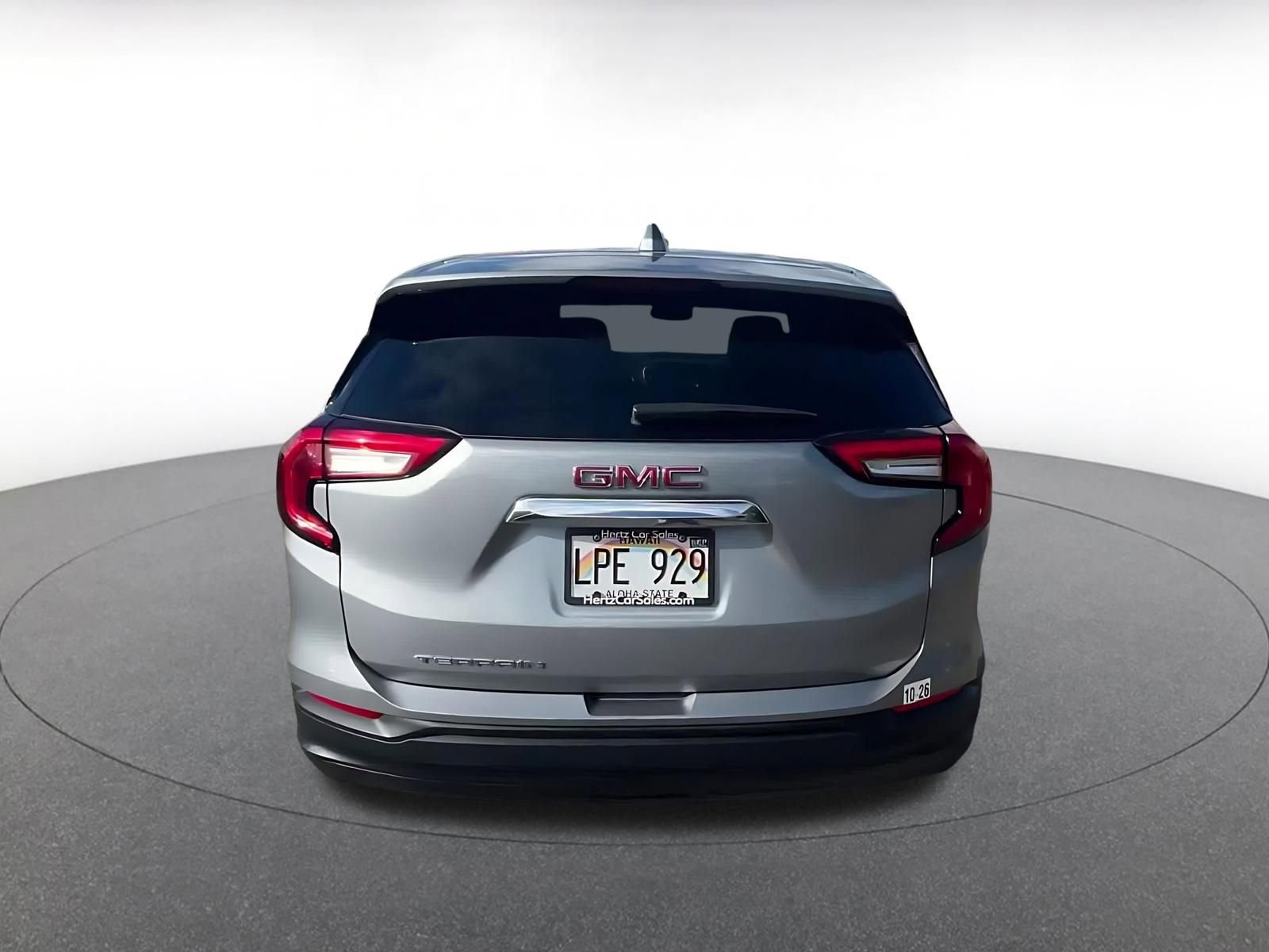 Used 2024 GMC Terrain SLE image 12