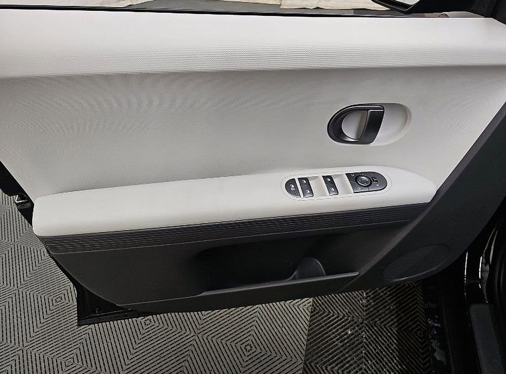 Used 2026 Hyundai Ioniq 5 SEL AWD/4WD image 12