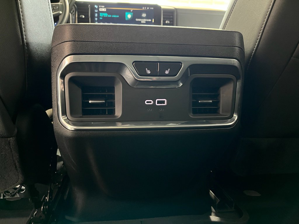 Used 2025 Chevrolet Silverado 2500 LTZ w/ LTZ Plus Package image 16