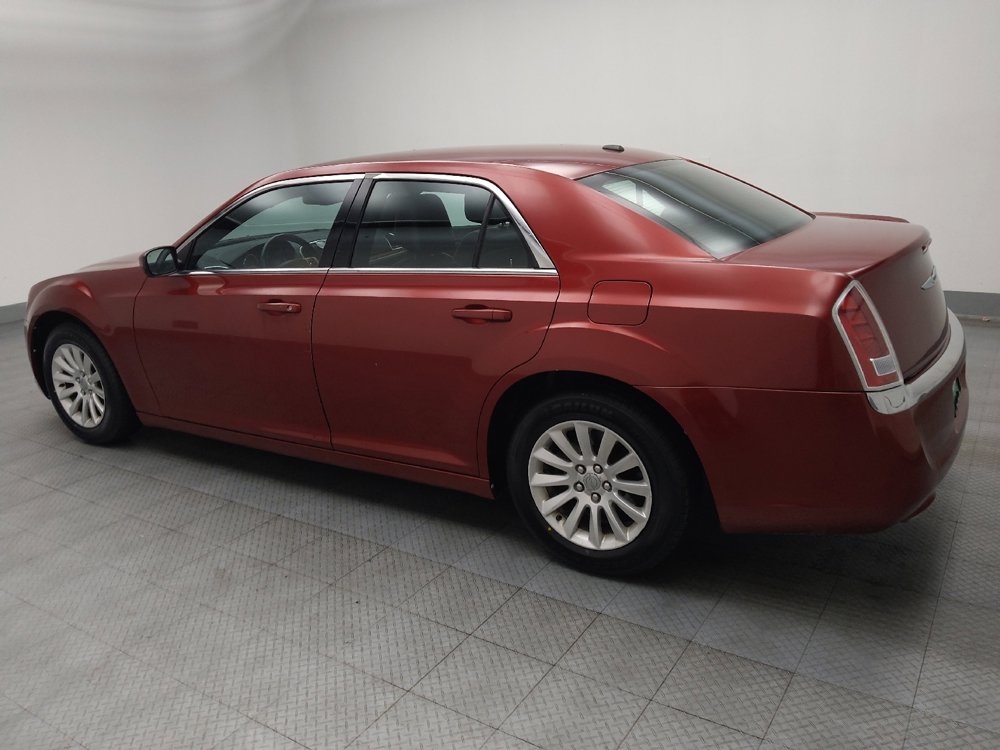 Used 2013 Chrysler 300 image 3
