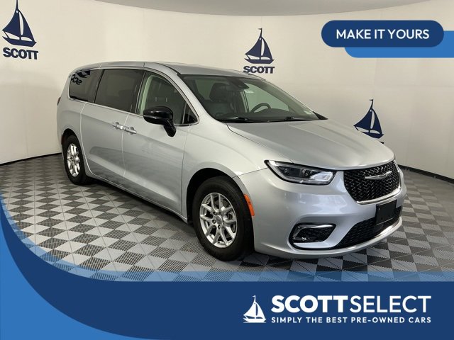 Used 2024 Chrysler Pacifica Touring-L image 1