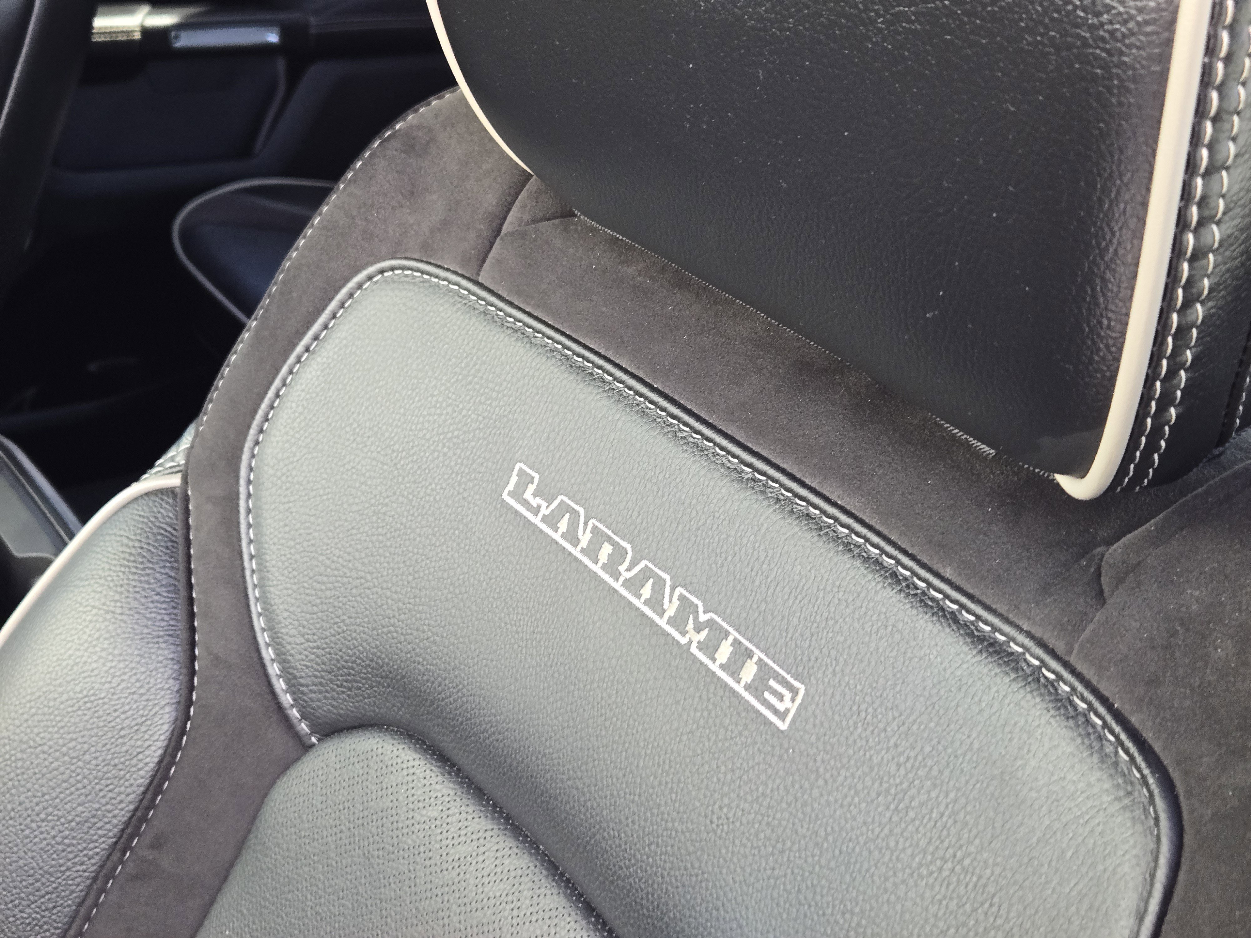 Used 2024 RAM 1500 Laramie image 18