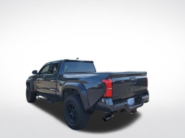 Certified 2024 Toyota Tacoma SR5 AWD/4WD image 4