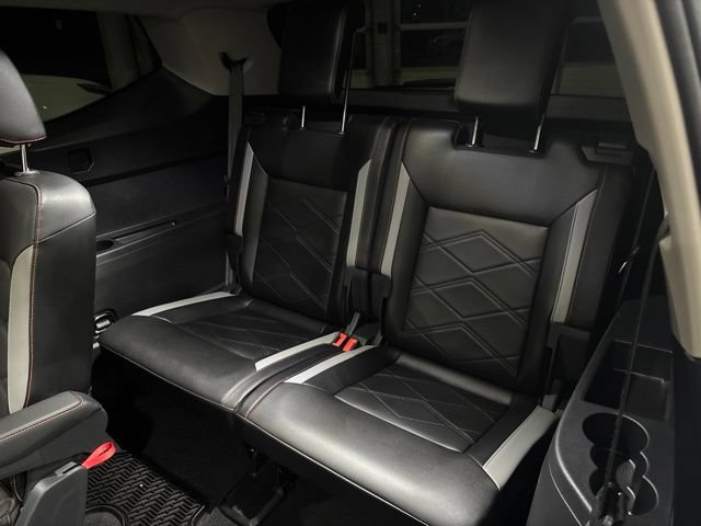Used 2024 Volkswagen Atlas Peak Edition SEL AWD/4WD image 19