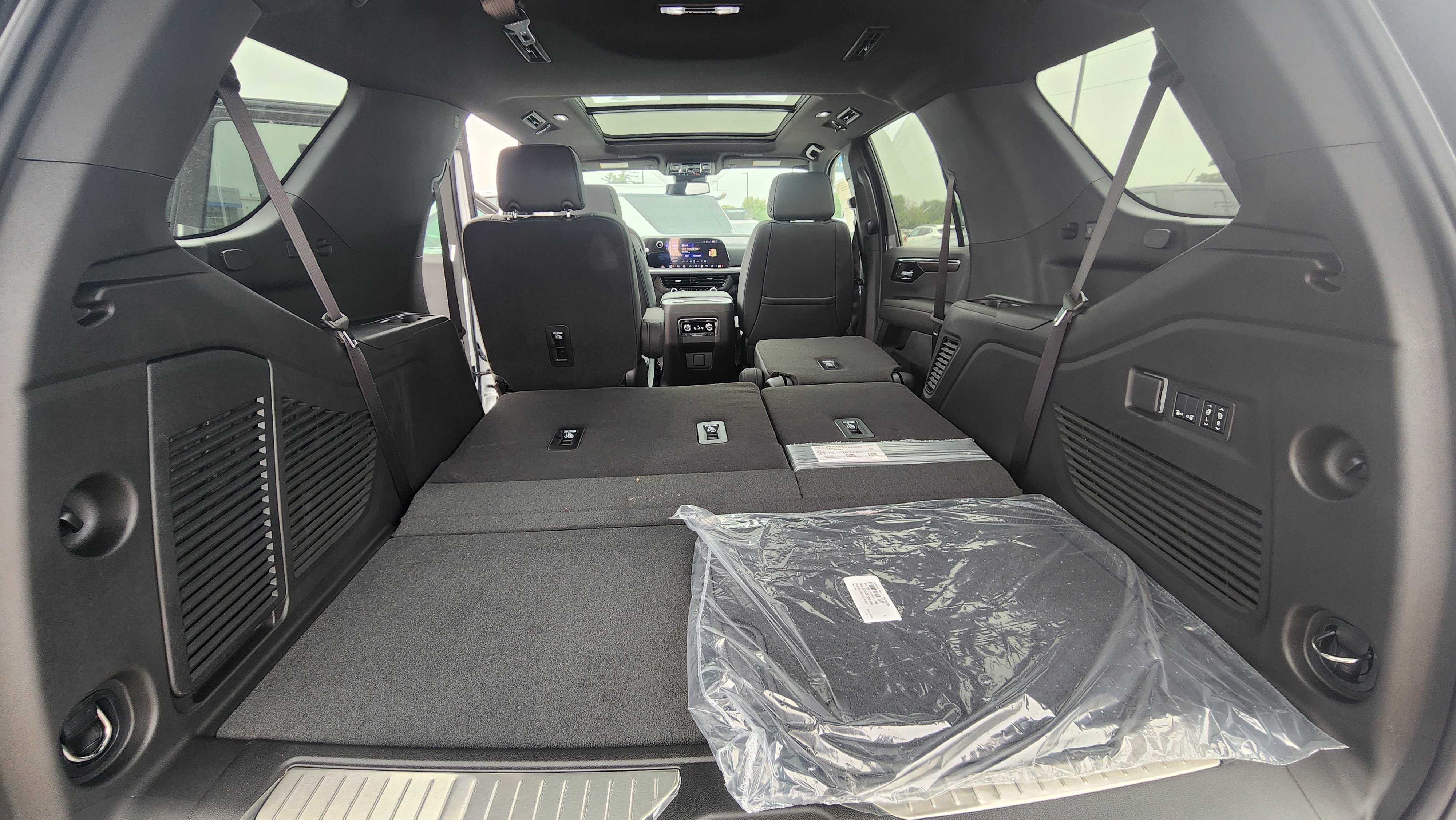 New 2026 Chevrolet Tahoe Z71 w/ Comfort Package AWD/4WD image 21