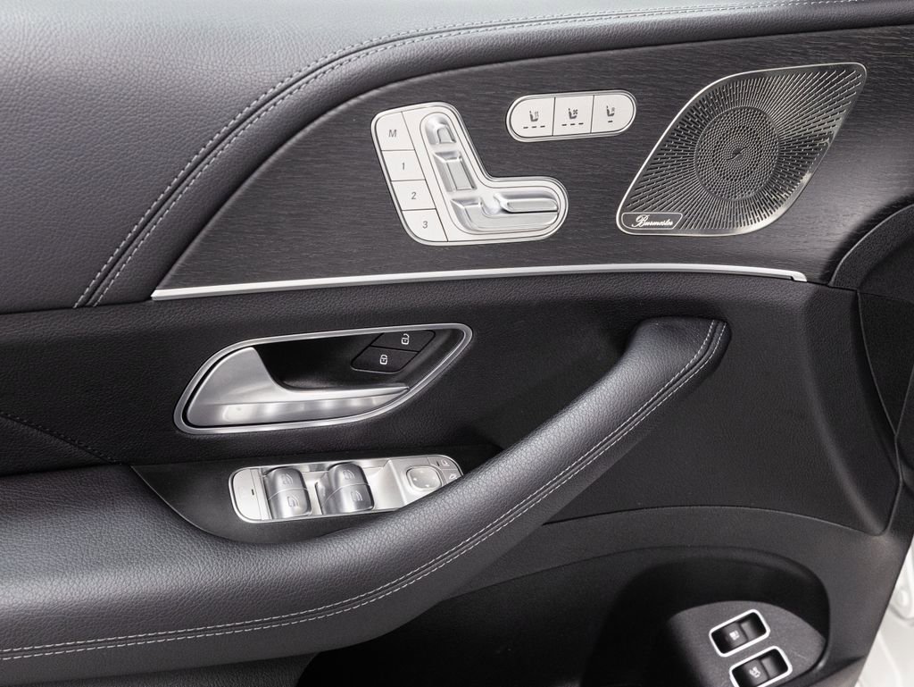 Used 2024 Mercedes-Benz GLE 450e 4MATIC w/ AMG Line Exterior image 6