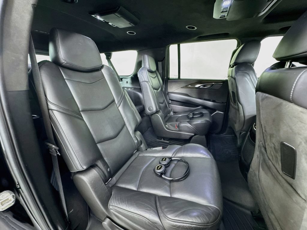 Used 2020 Cadillac Escalade ESV Platinum RWD image 42
