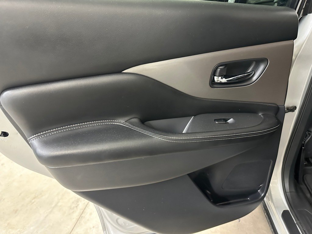 Used 2023 Nissan Murano SV FWD image 16