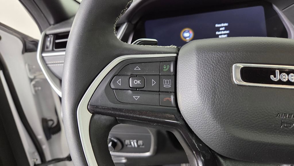 Used 2023 Jeep Grand Cherokee Altitude image 18