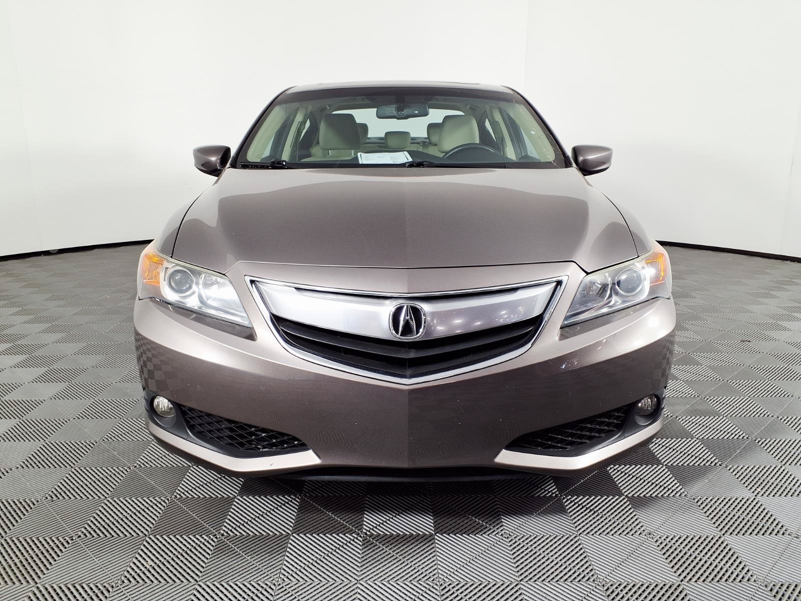 Used 2015 Acura ILX w/ Premium Package FWD image 2