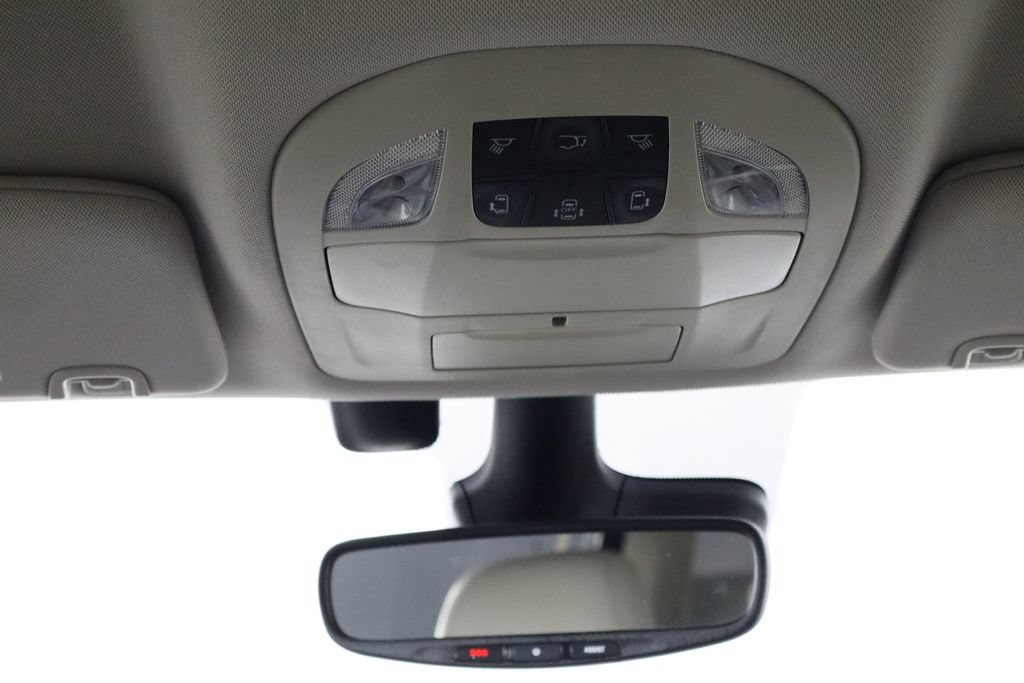 Used 2019 Chrysler Pacifica Touring-L Plus w/ Advanced Safetytec Group FWD image 27