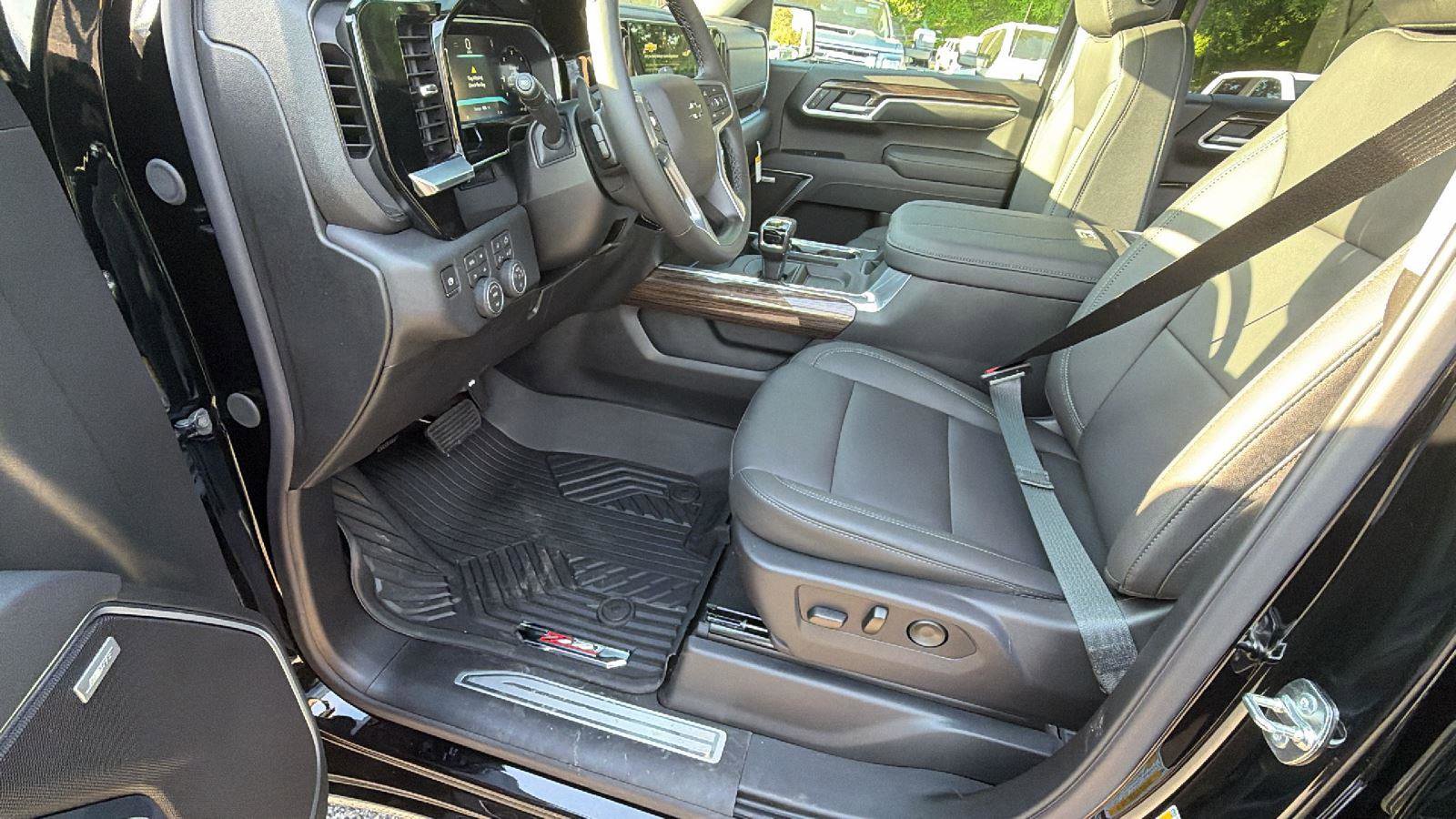 New 2026 Chevrolet Silverado 1500 RST w/ RST All Star Premium Package AWD/4WD image 13