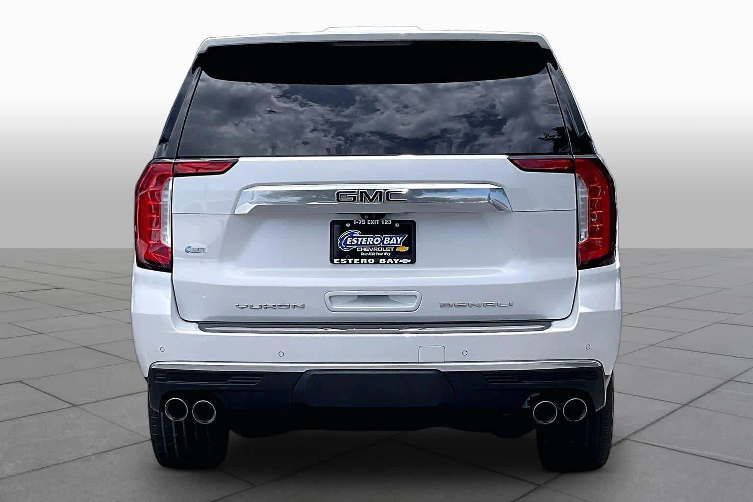 Used 2021 GMC Yukon Denali w/ Denali Premium Package RWD image 5