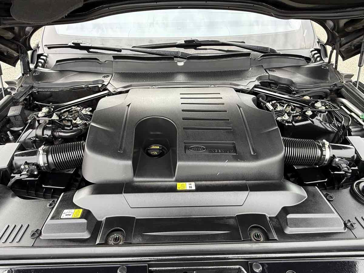 Used 2020 Land Rover Range Rover image 37
