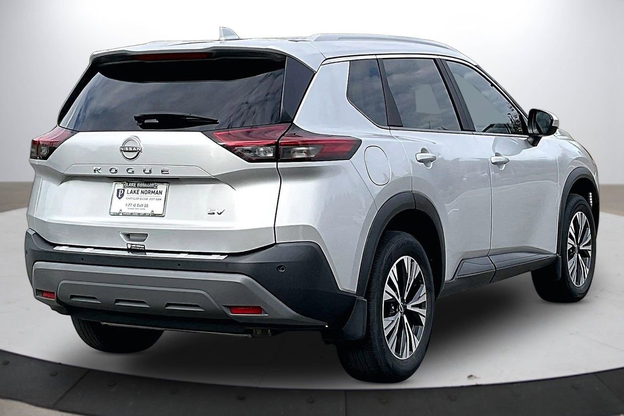 Used 2023 Nissan Rogue SV w/ SV Premium B Package image 9