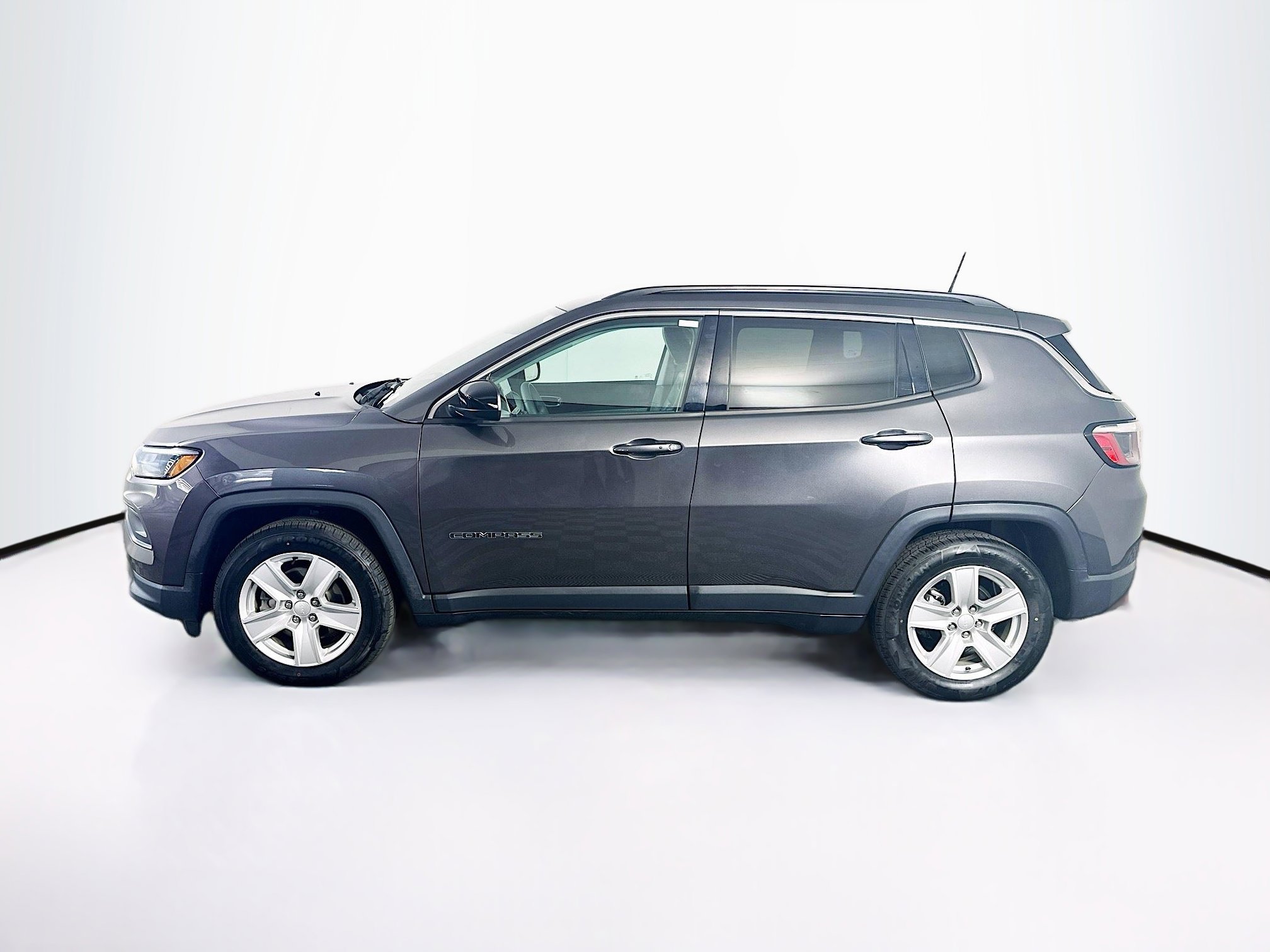 Used 2022 Jeep Compass Latitude image 4