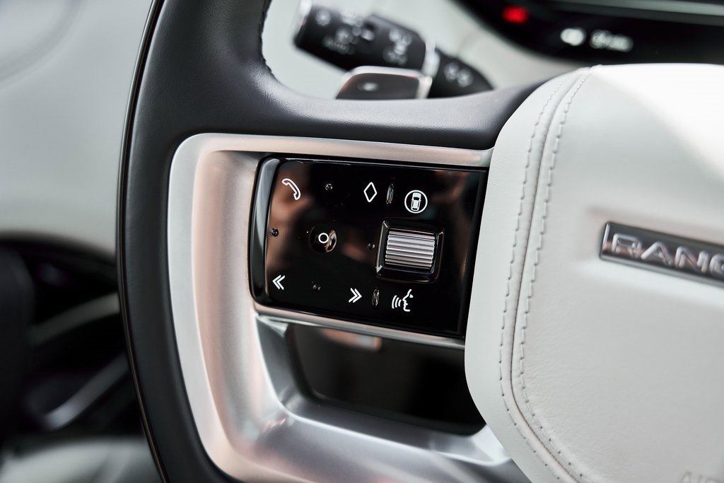 Used 2024 Land Rover Range Rover Long Wheelbase SE image 65