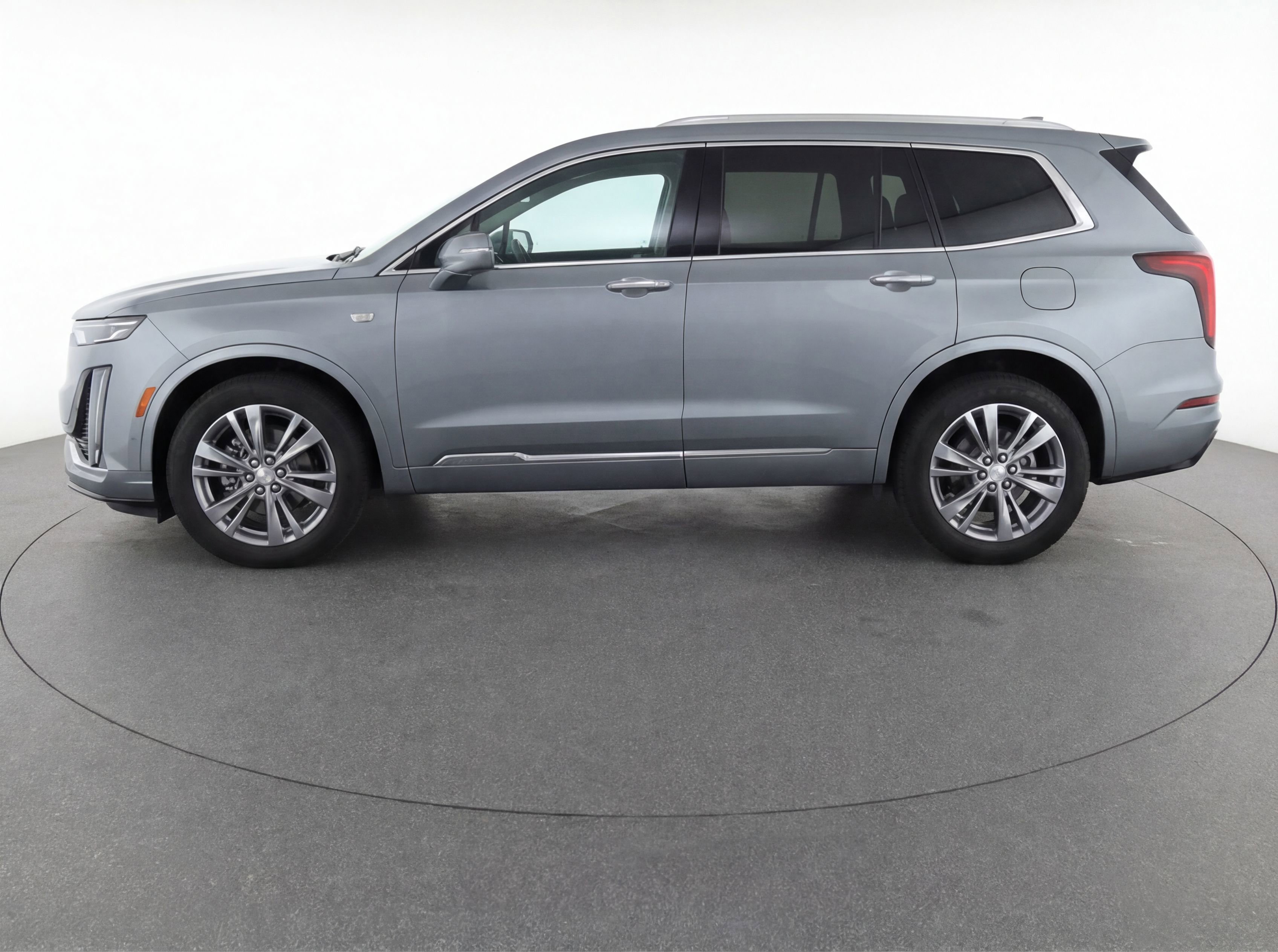 Certified 2023 Cadillac XT6 Premium Luxury FWD image 6